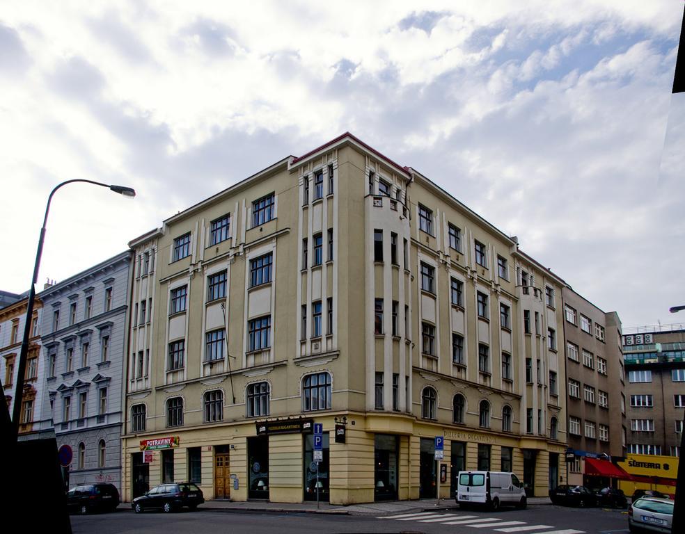 Apartments With 2 Bathrooms- 5 Minutes From Old Town - 102 M2 Prague Exterior photo